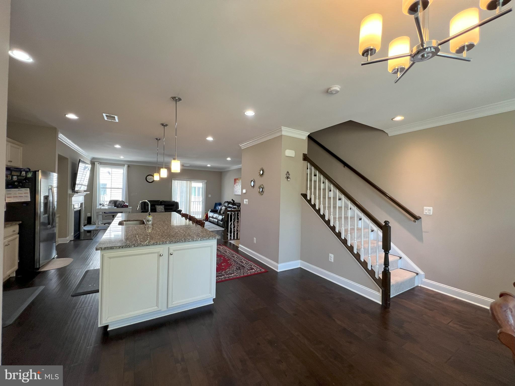 DISCOVERY SQUARE - Residential Lease