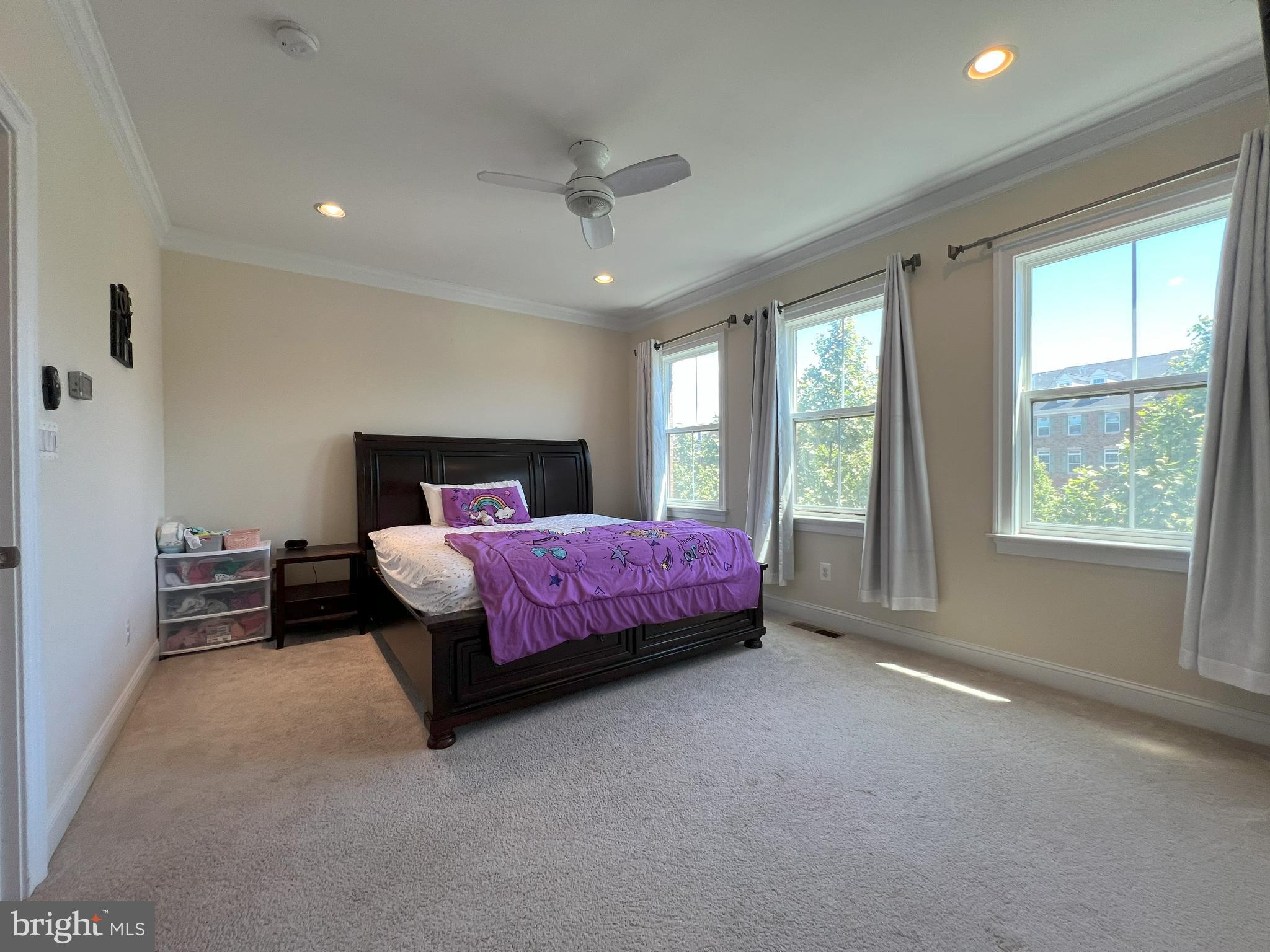 DISCOVERY SQUARE - Residential Lease