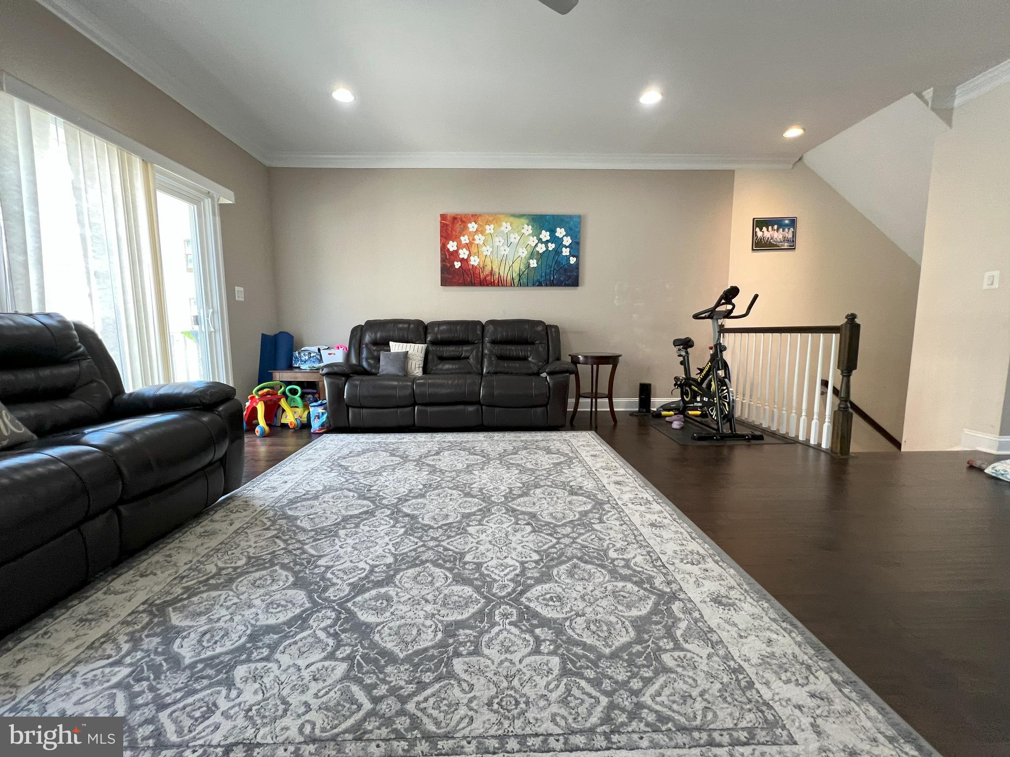 DISCOVERY SQUARE - Residential Lease