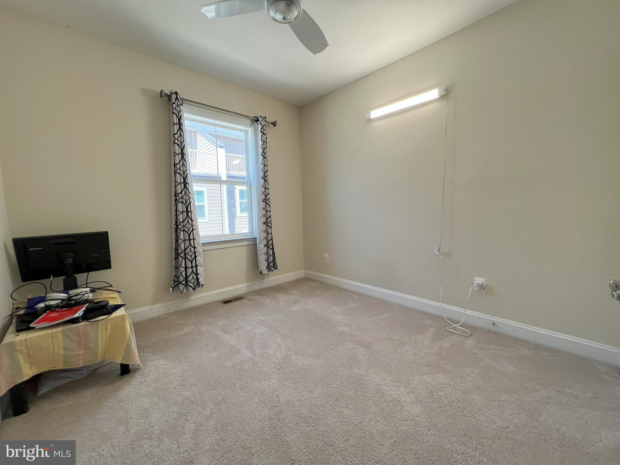 DISCOVERY SQUARE - Residential Lease