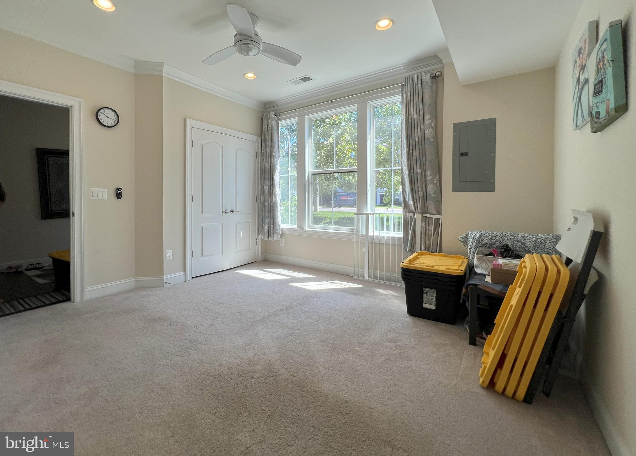 DISCOVERY SQUARE - Residential Lease