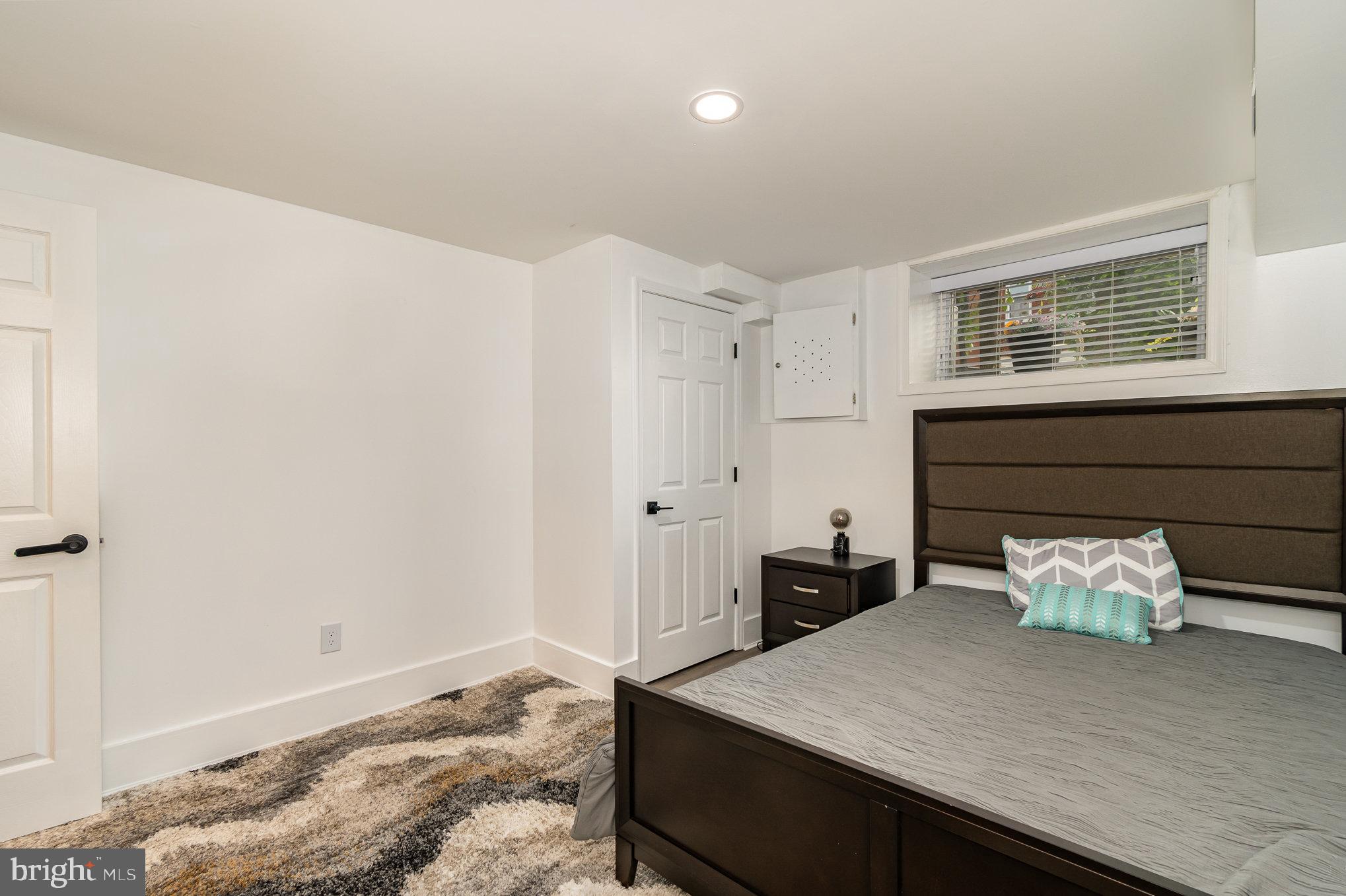 MILTON-MONTFORD - Residential