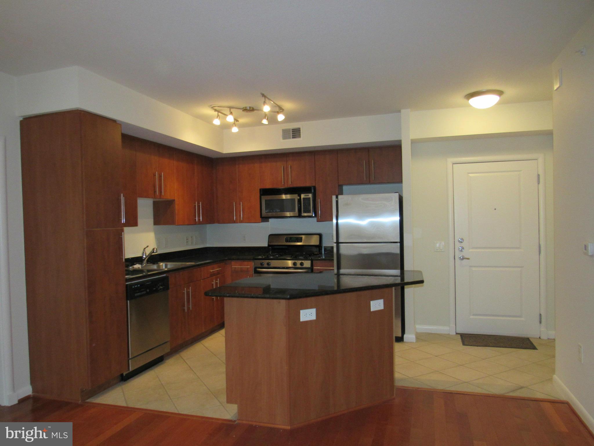 1021 N GARFIELD STREET 318