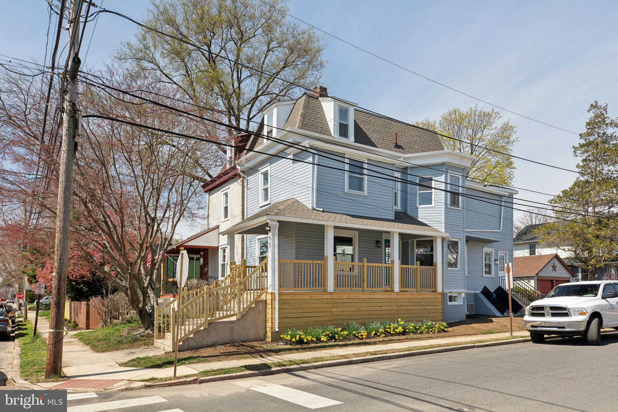 LANDSDOWNE STATION - Residential