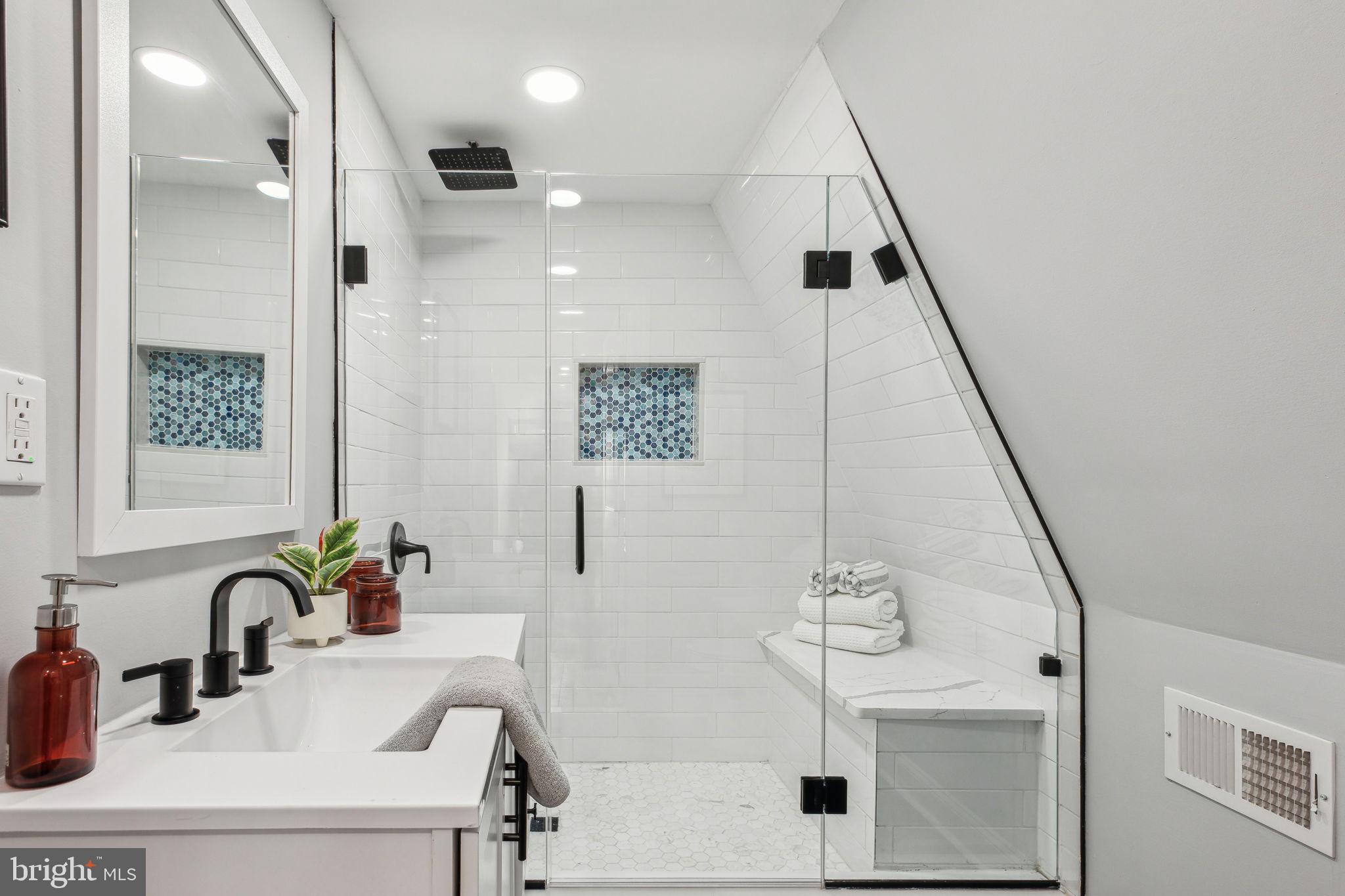 LANDSDOWNE STATION - Residential