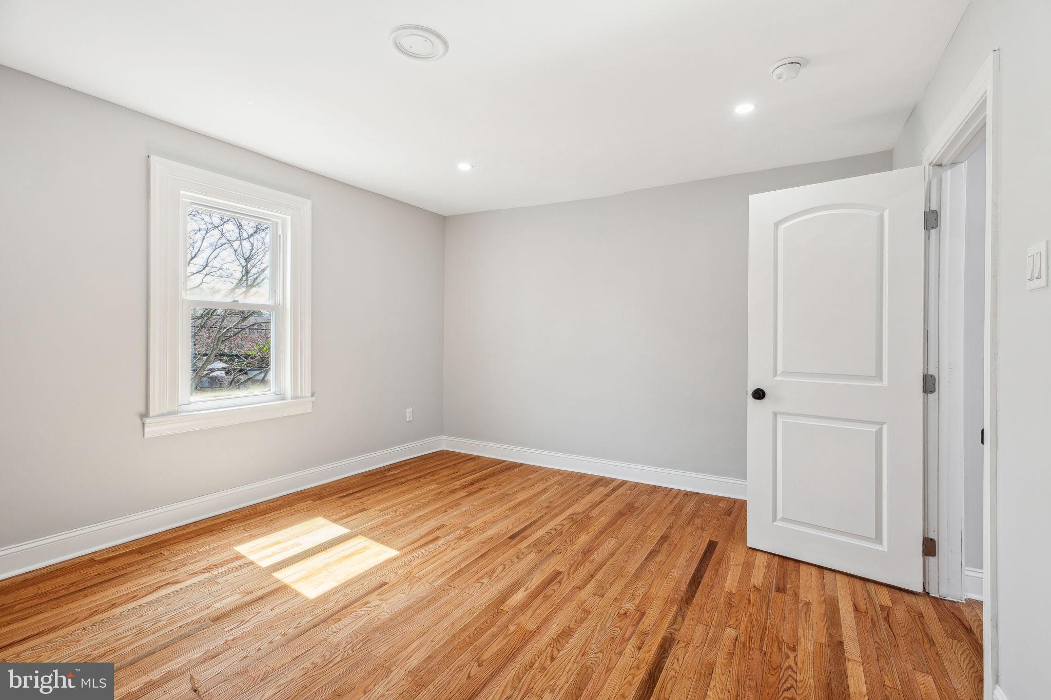 LANDSDOWNE STATION - Residential