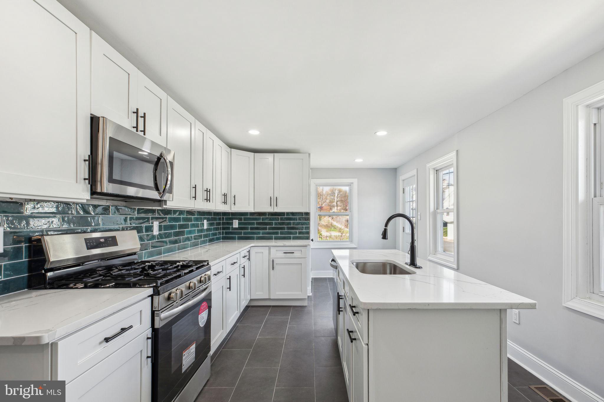 LANDSDOWNE STATION - Residential