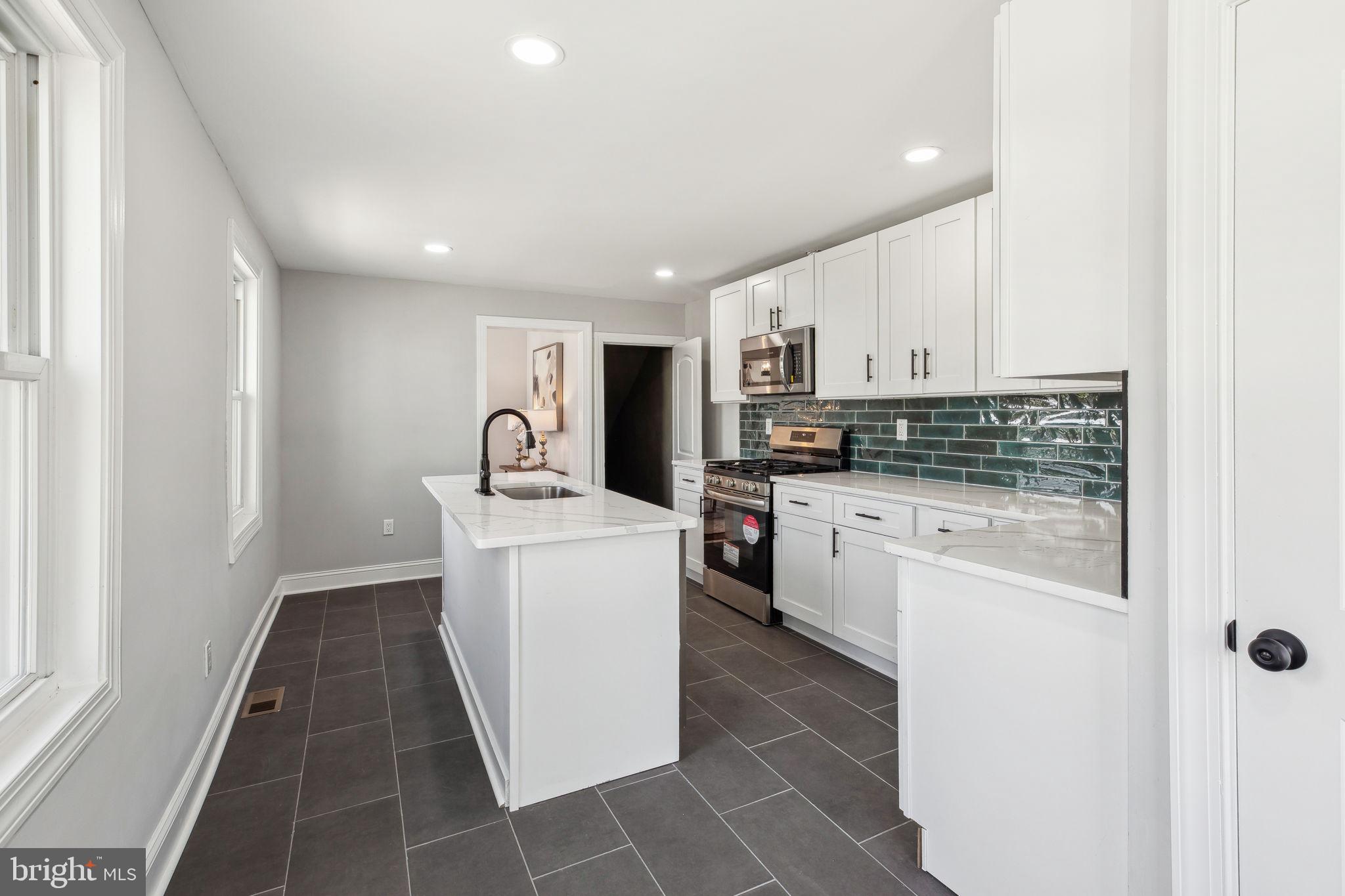 LANDSDOWNE STATION - Residential