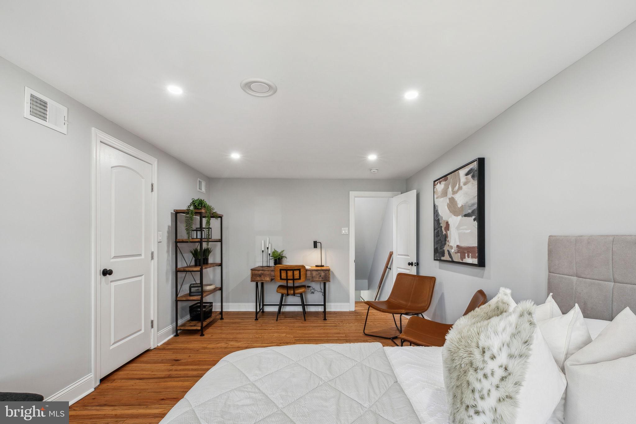 LANDSDOWNE STATION - Residential