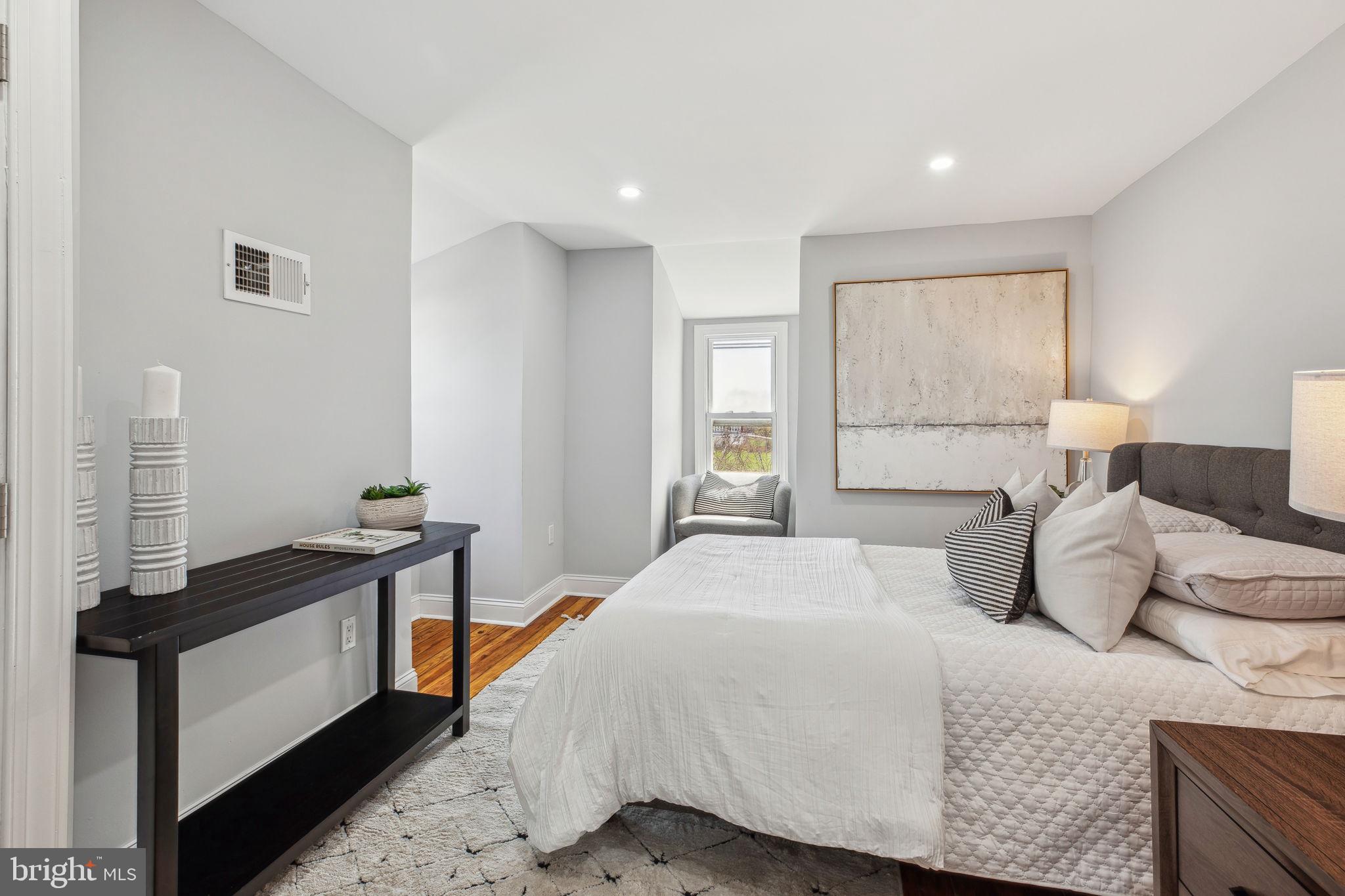 LANDSDOWNE STATION - Residential