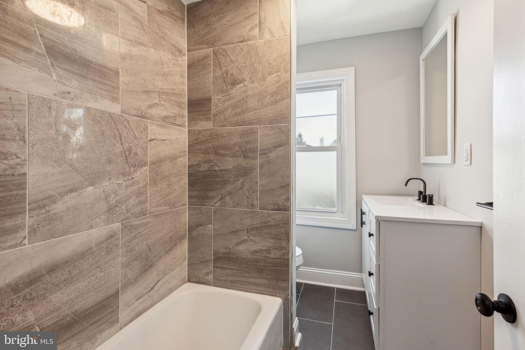 LANDSDOWNE STATION - Residential