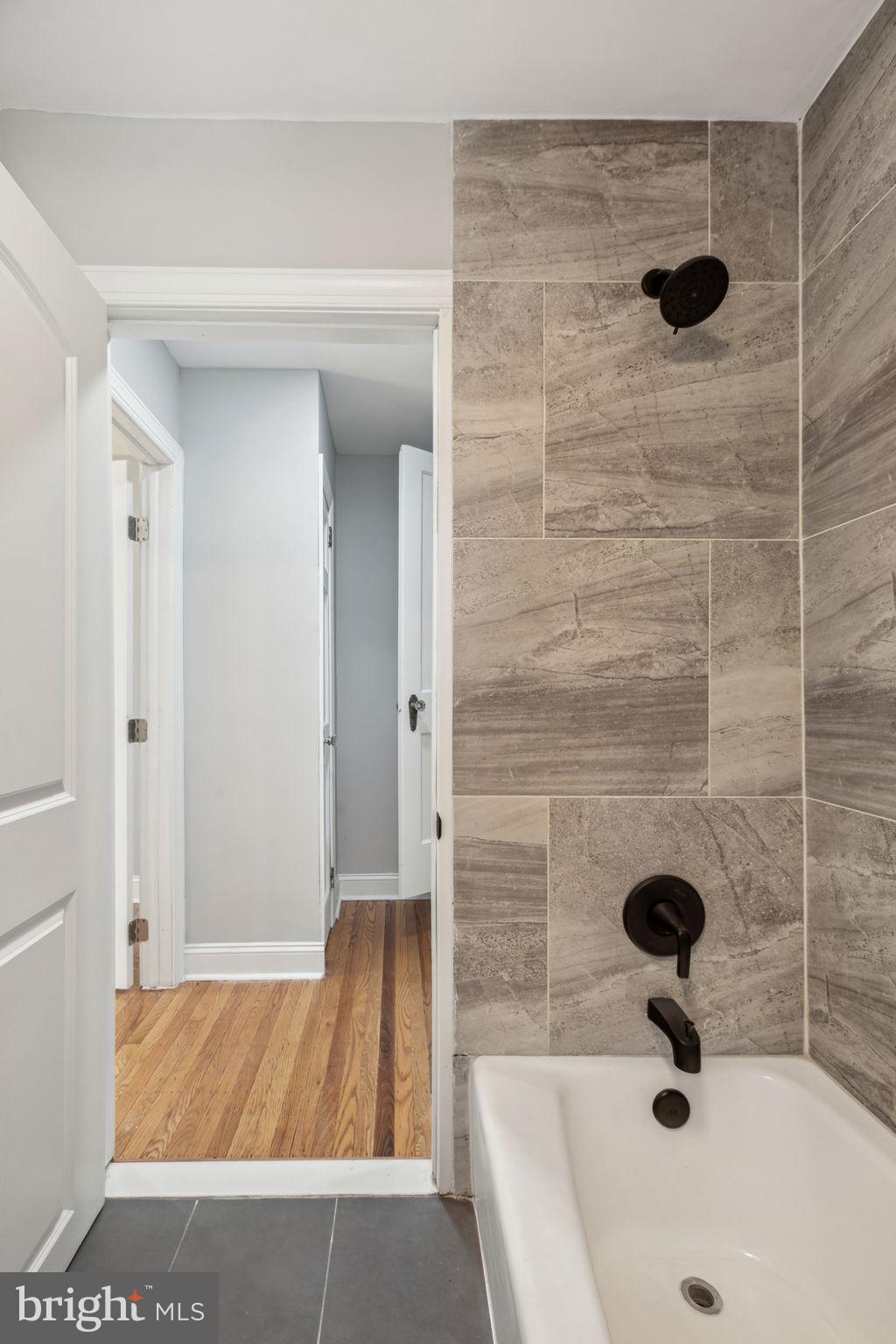 LANDSDOWNE STATION - Residential