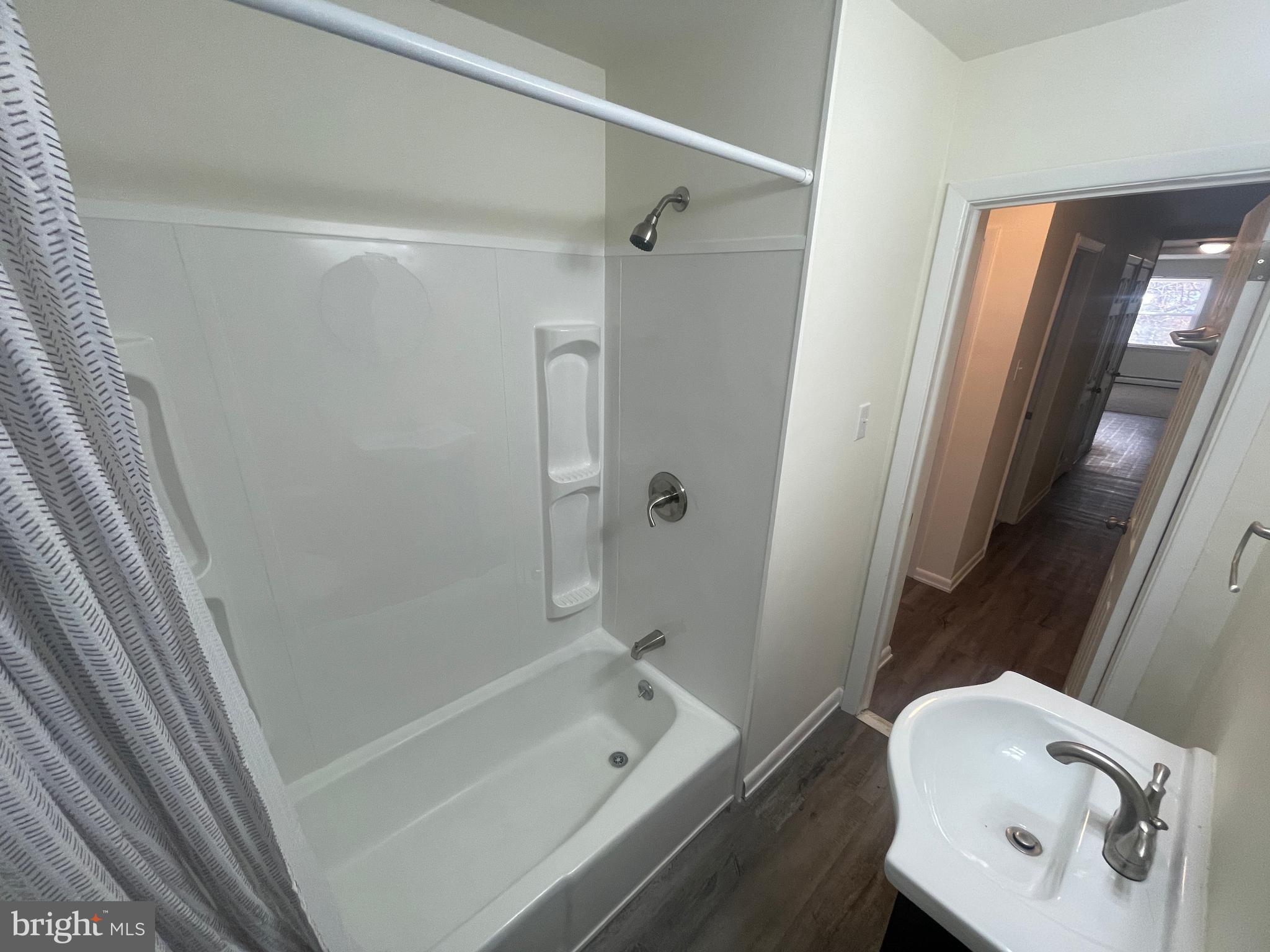 ORELAND - Residential Lease