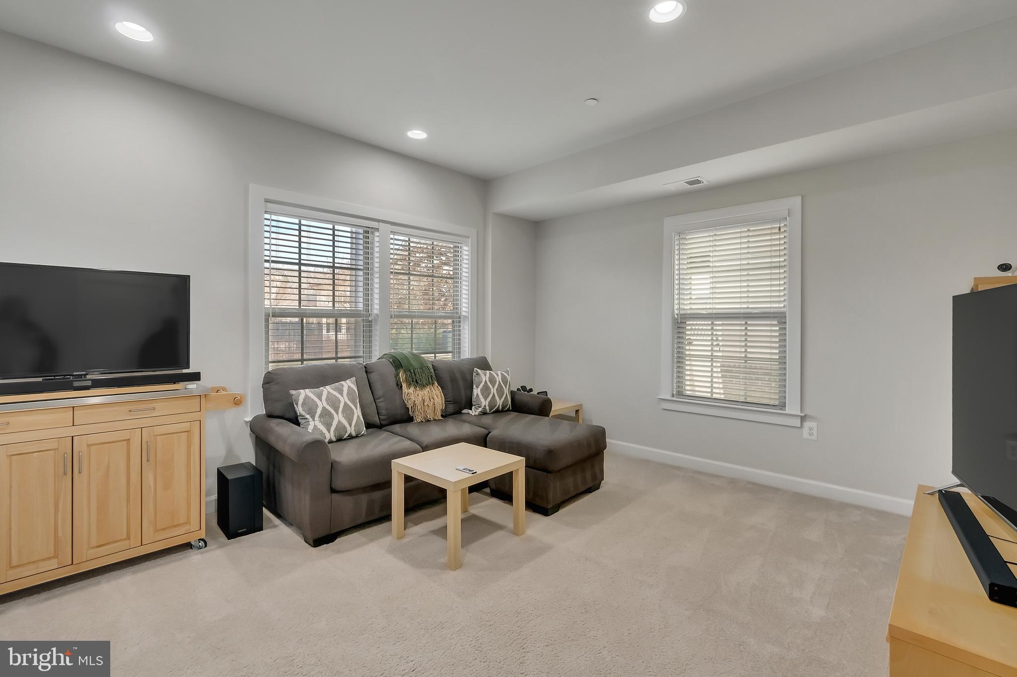 PARKSIDE - Residential