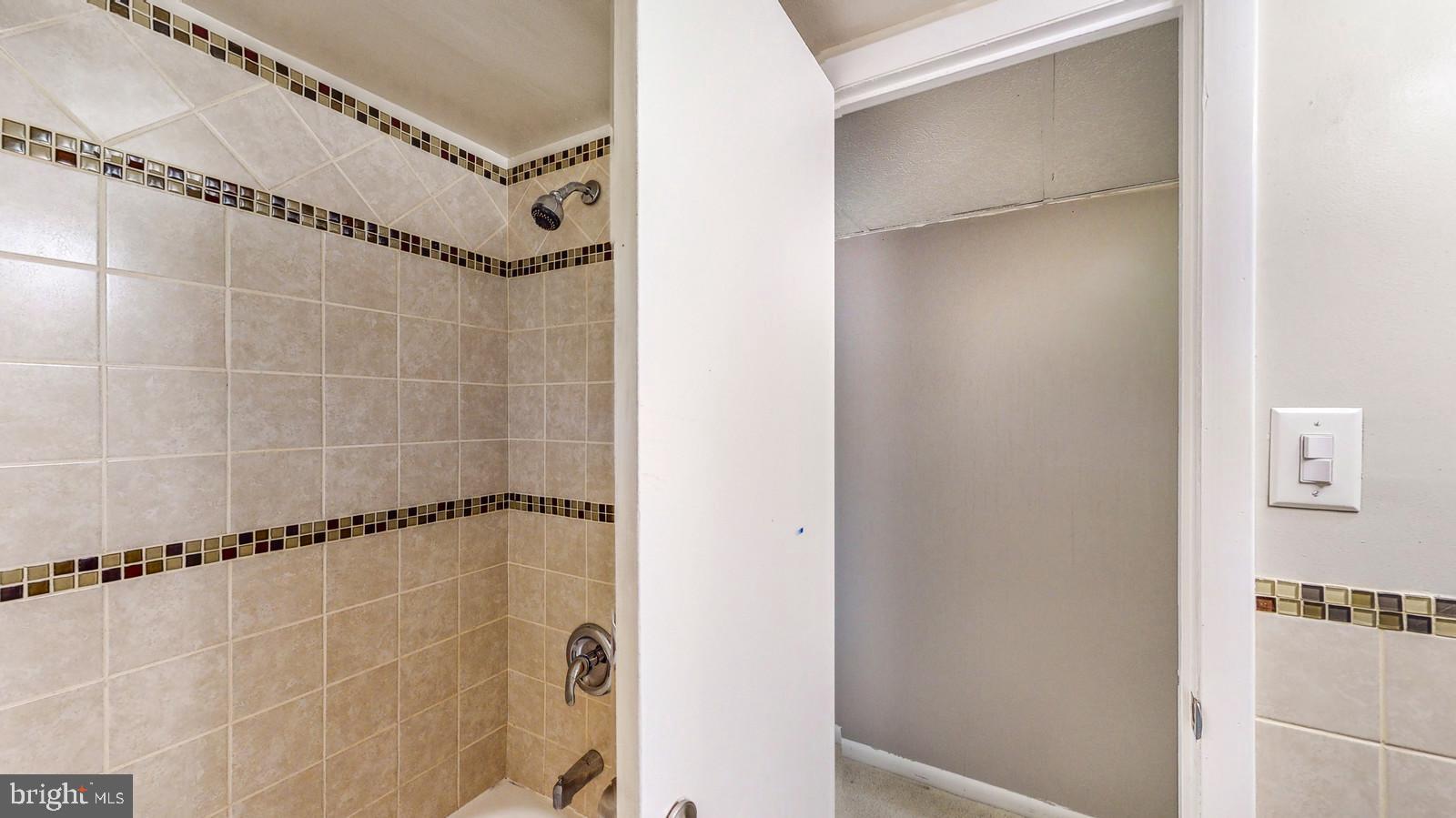 BOLLING BROOK - Residential