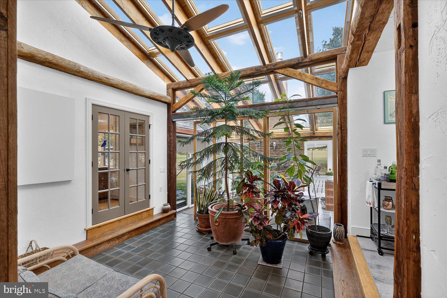 464 LOCUST LANE