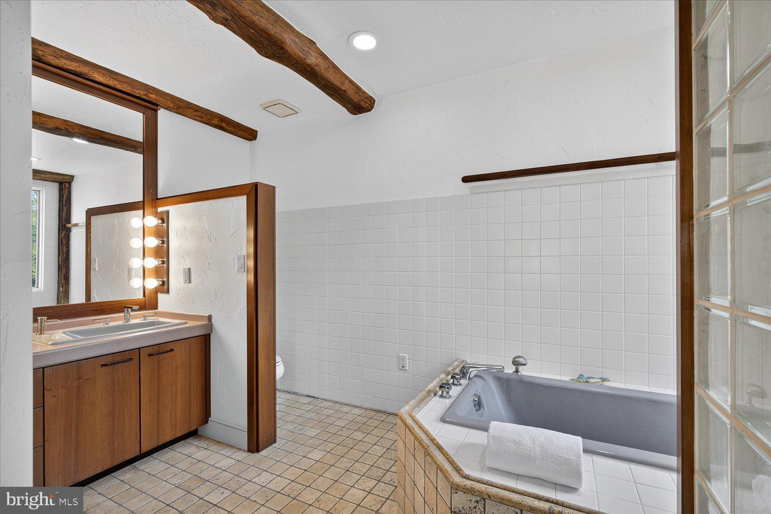 NONE, RURAL - Residential