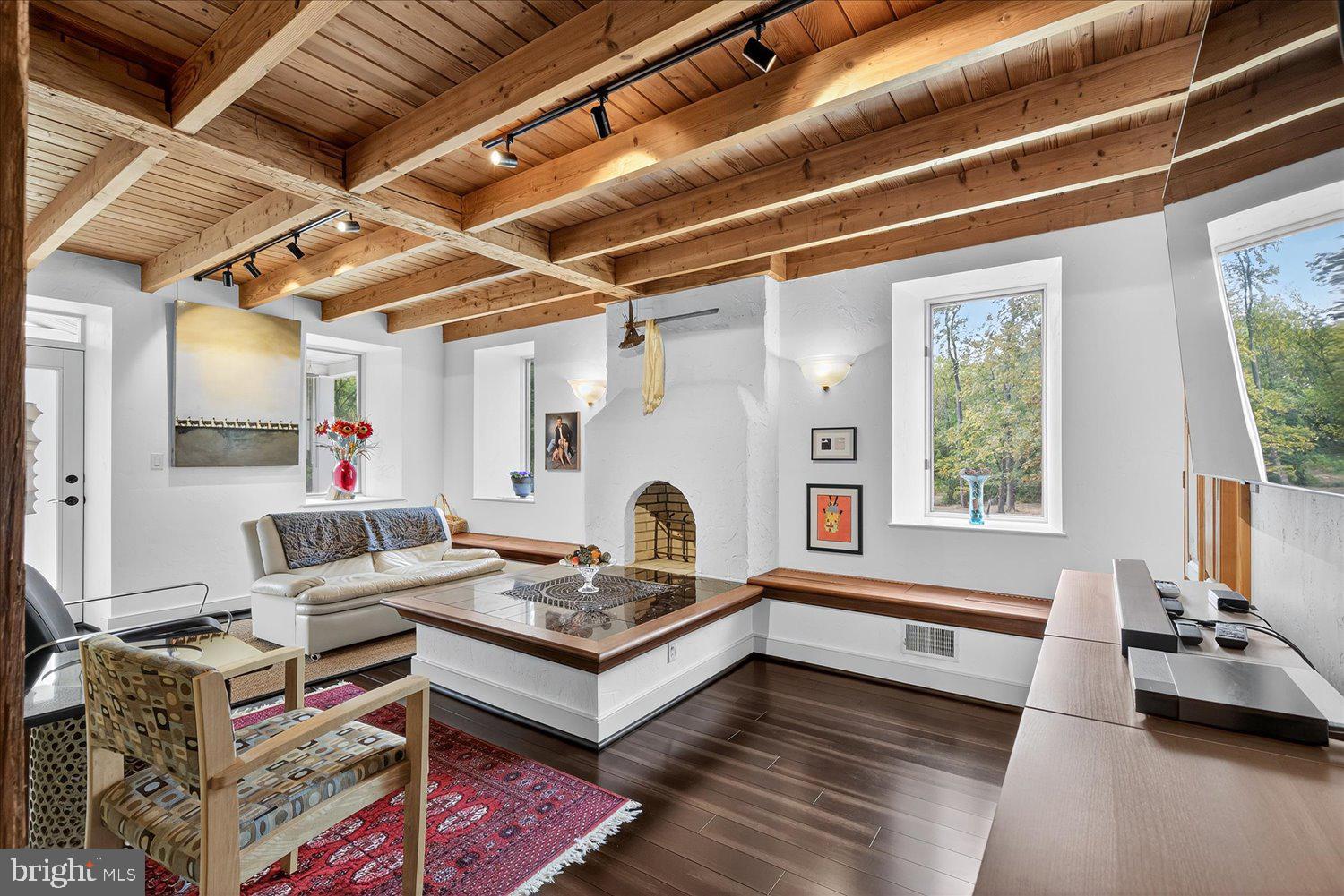 NONE, RURAL - Residential