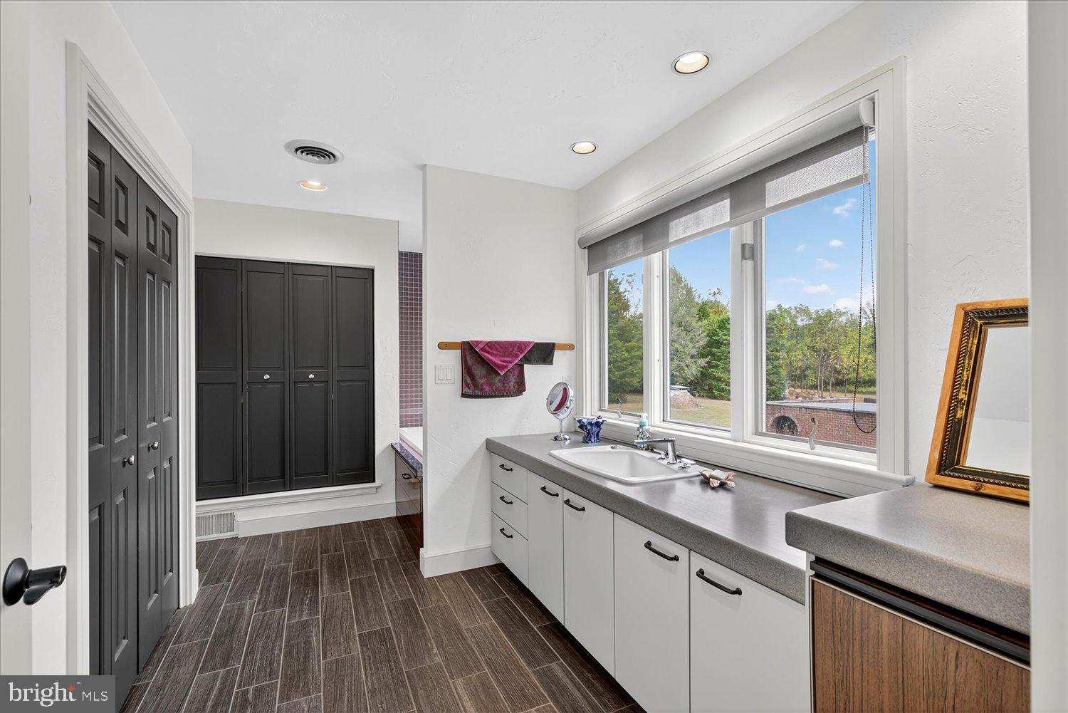 NONE, RURAL - Residential