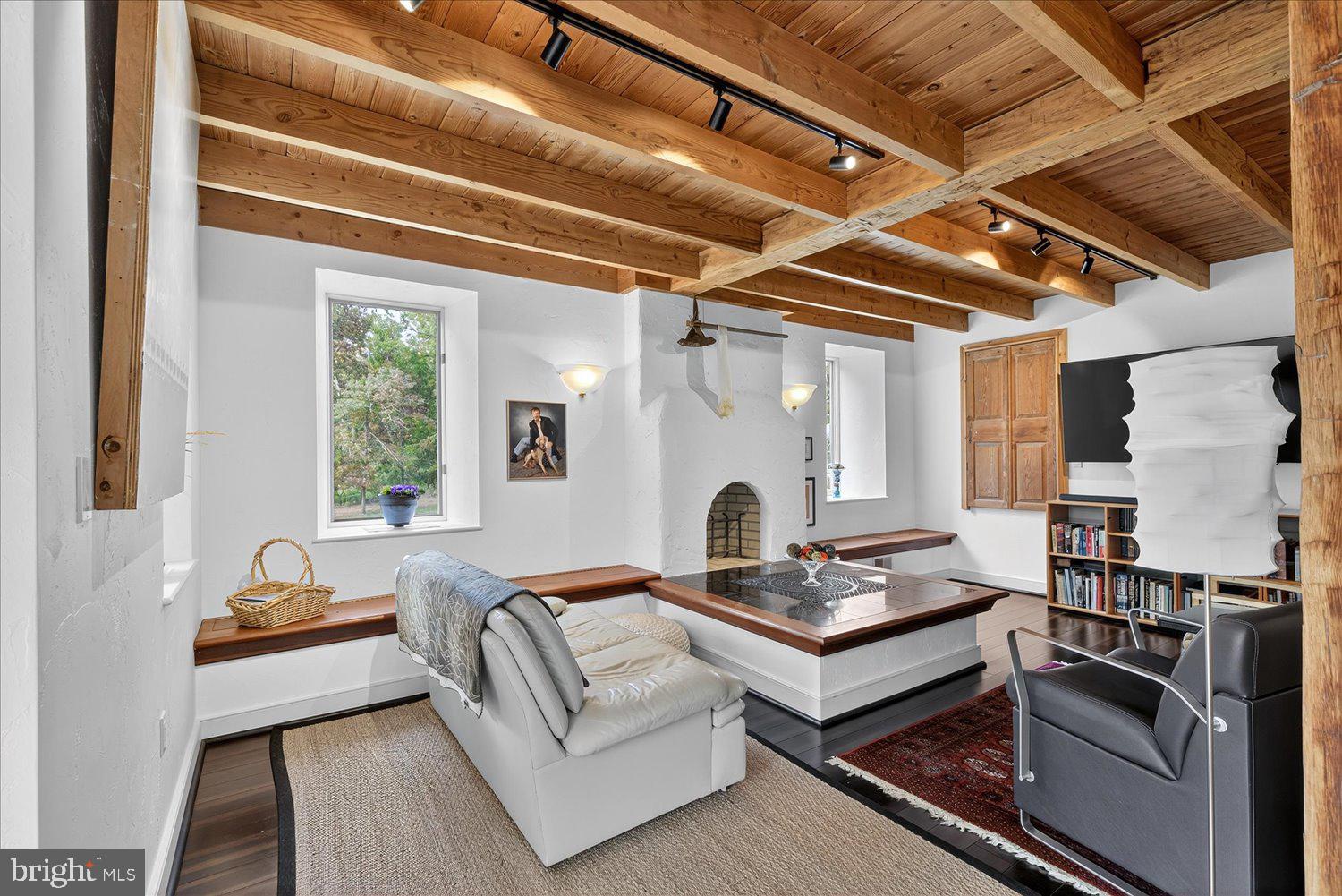 NONE, RURAL - Residential