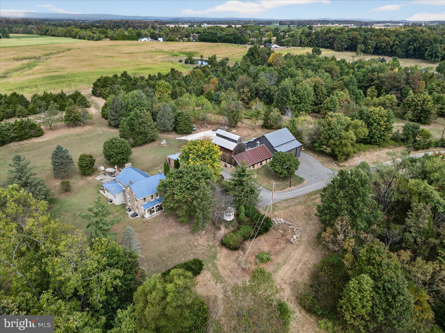 464 LOCUST LANE