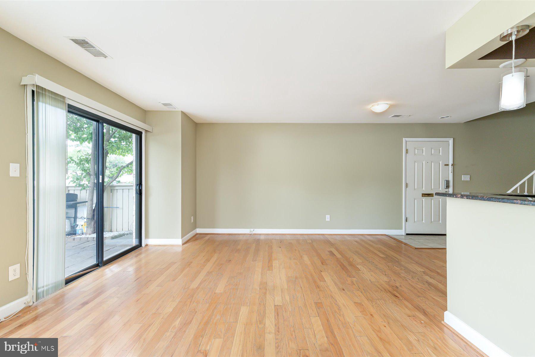 CLUBSIDE - Residential