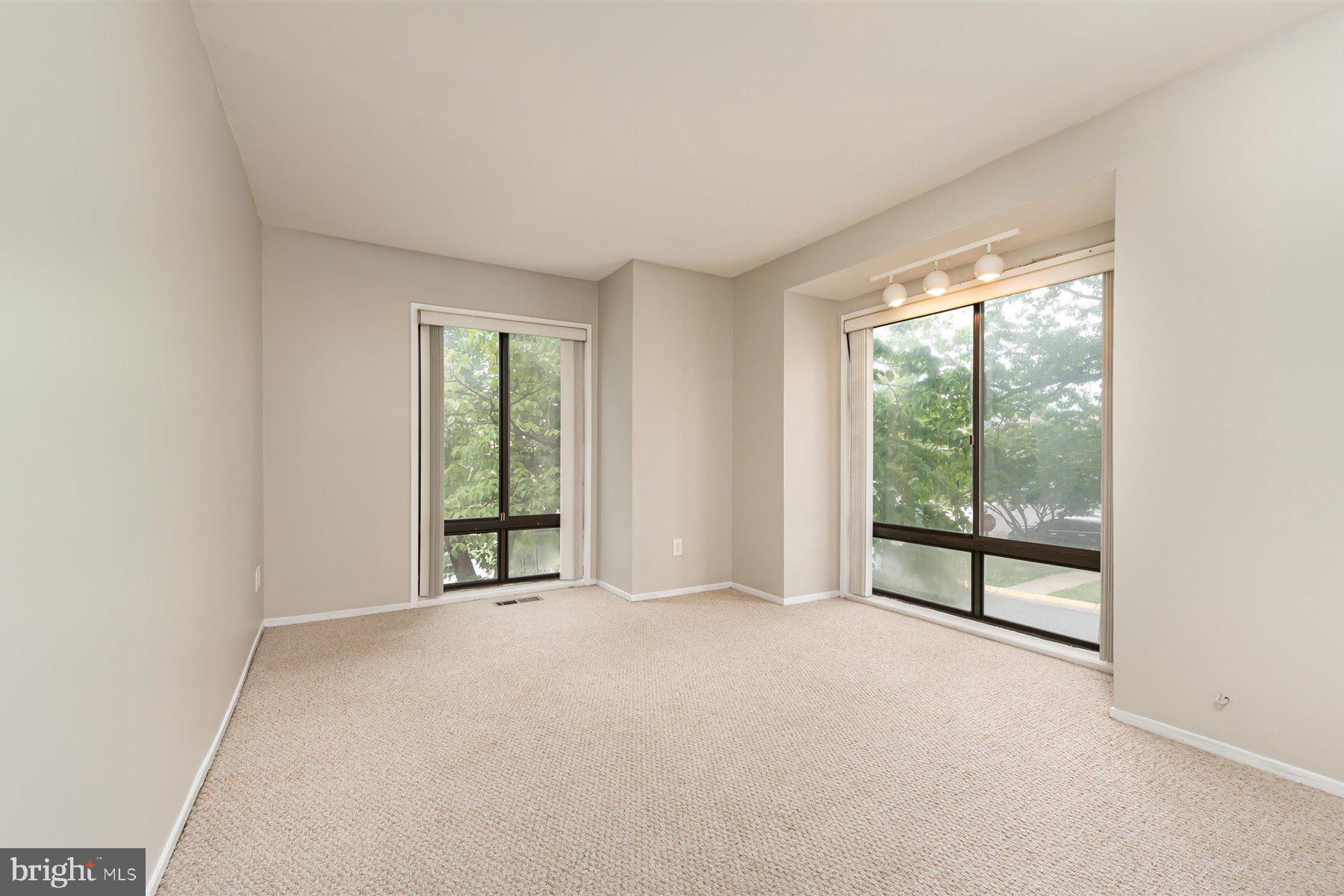 CLUBSIDE - Residential