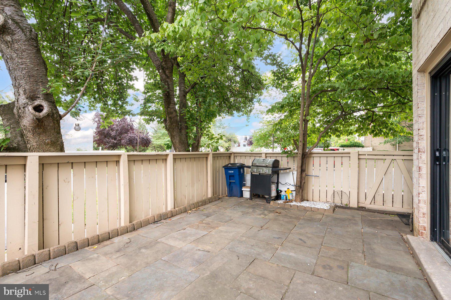 CLUBSIDE - Residential