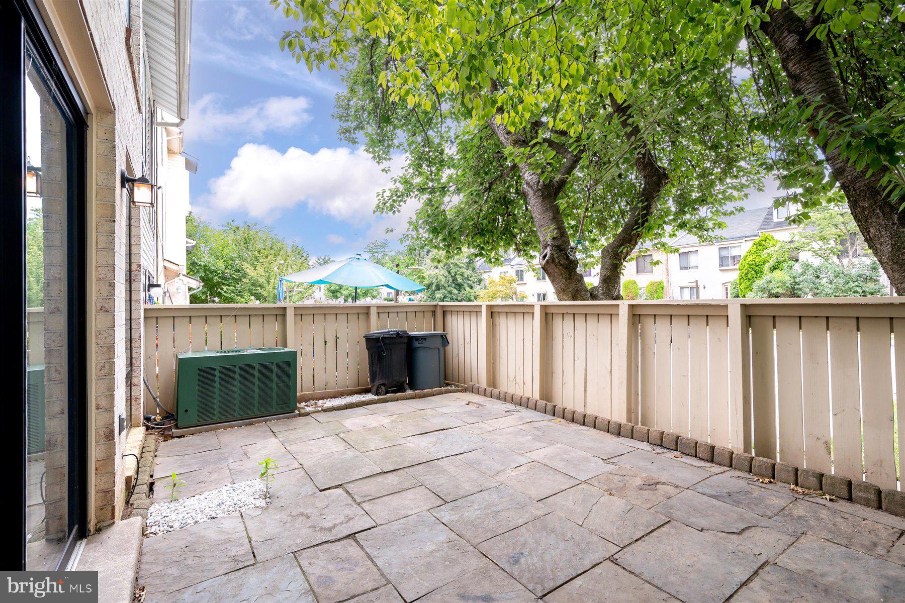 CLUBSIDE - Residential