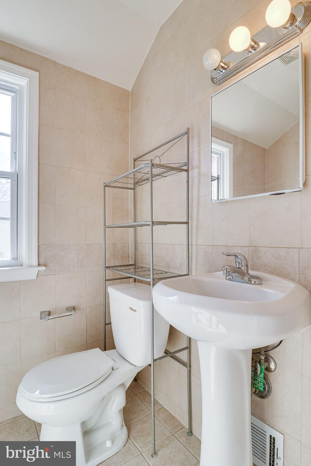 JEFFERSON MANOR - Residential