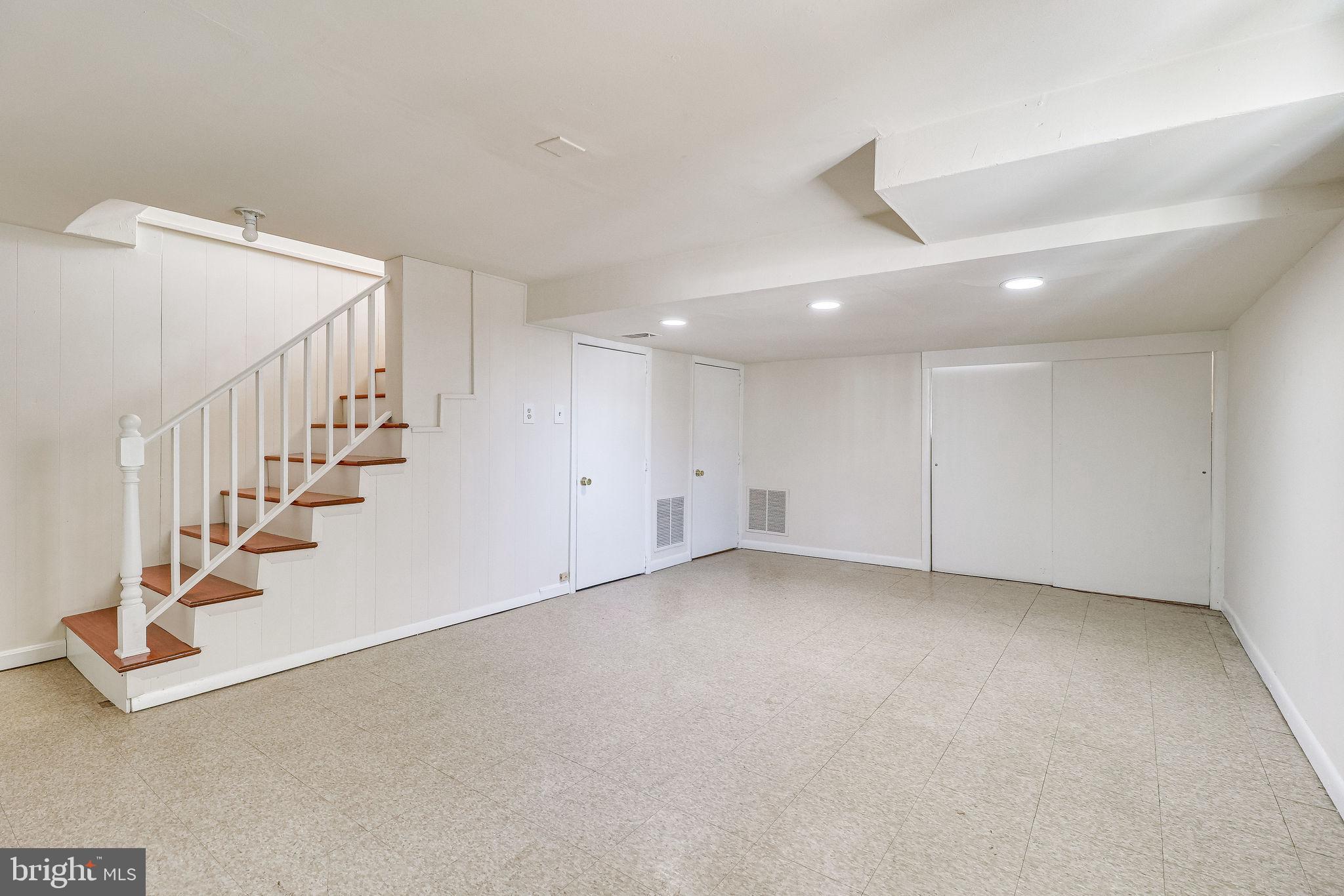 JEFFERSON MANOR - Residential