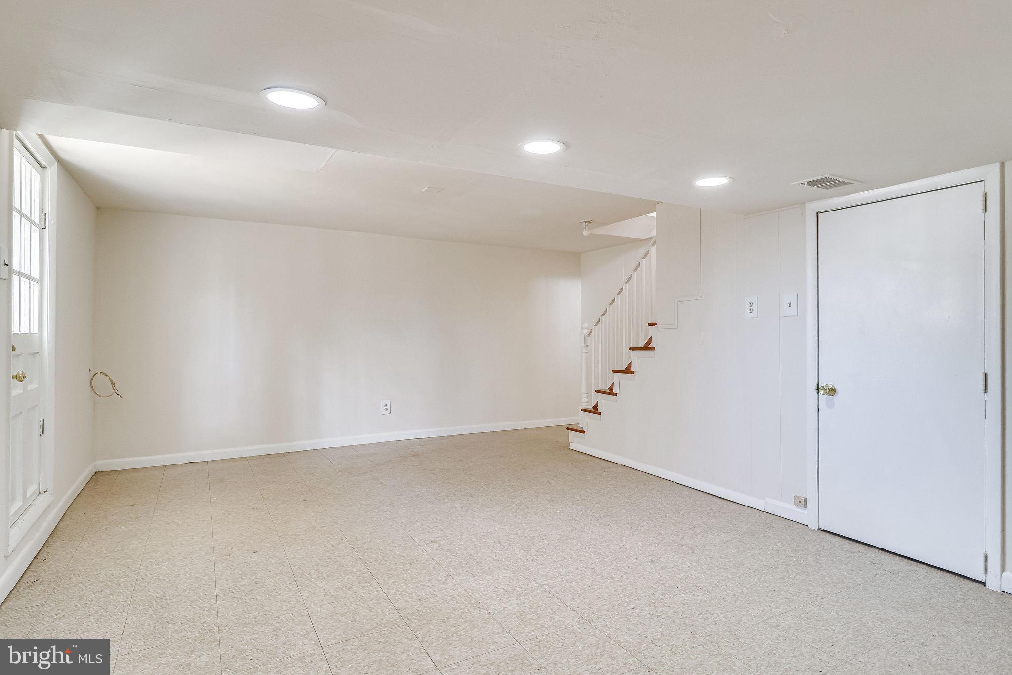 JEFFERSON MANOR - Residential