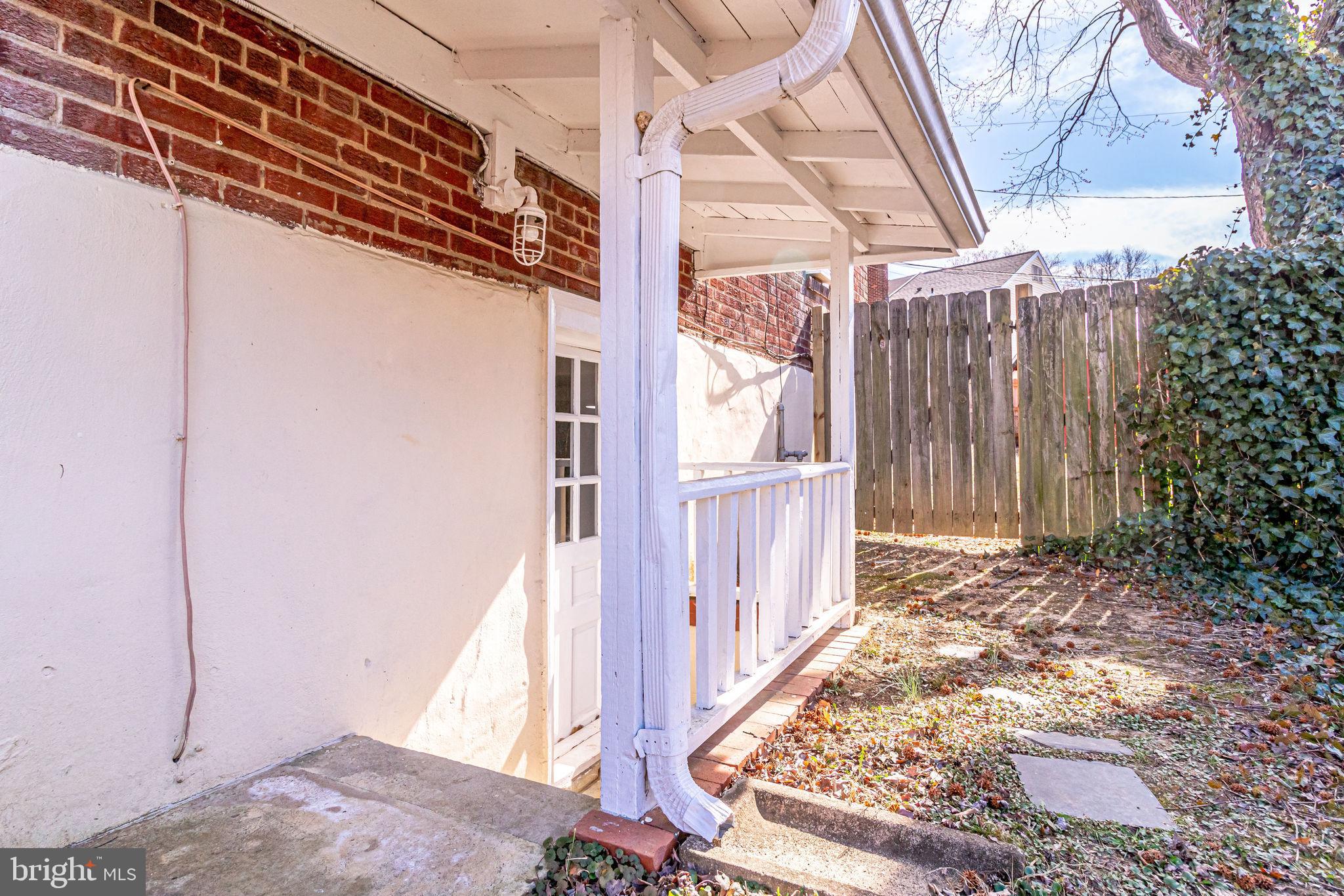 JEFFERSON MANOR - Residential