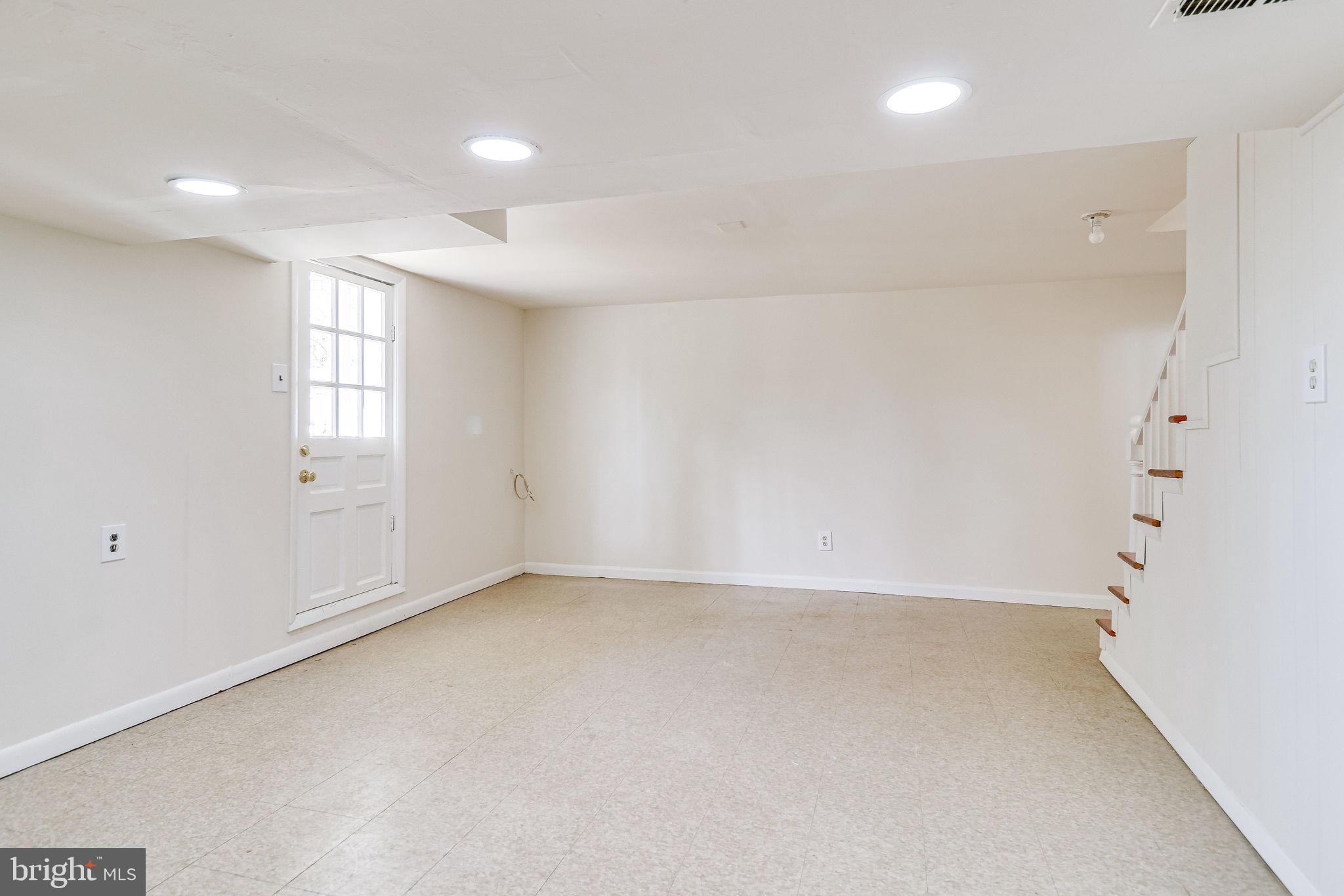 JEFFERSON MANOR - Residential