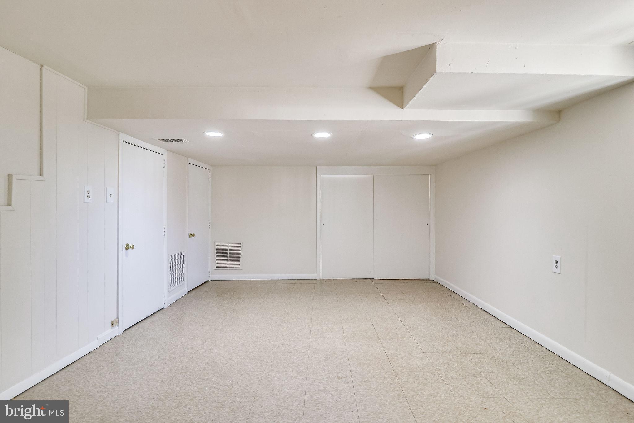 JEFFERSON MANOR - Residential