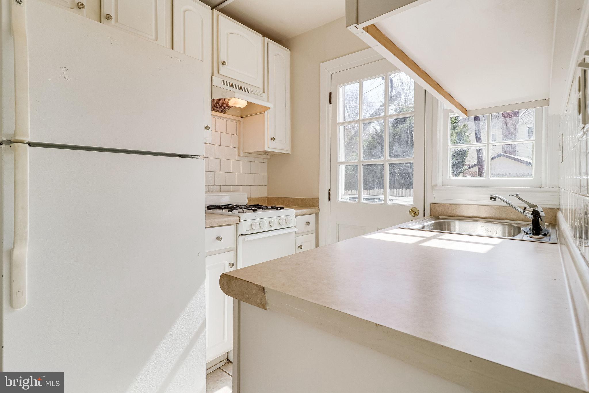 JEFFERSON MANOR - Residential