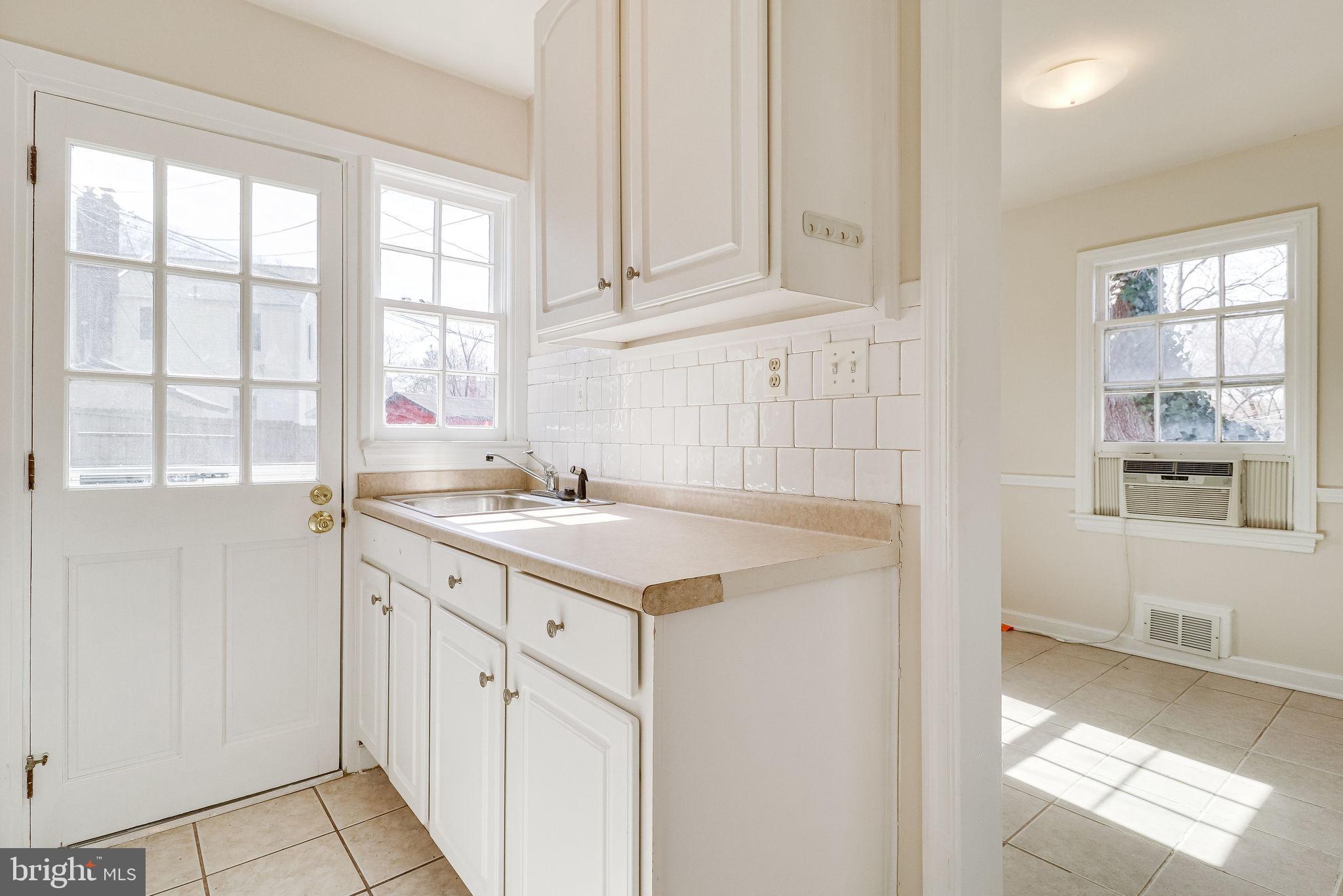 JEFFERSON MANOR - Residential