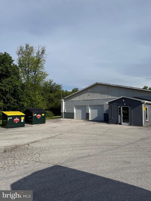 Photo of 50 N Northern Way, YORK, PA 17402 (MLS # PAYK2096928)