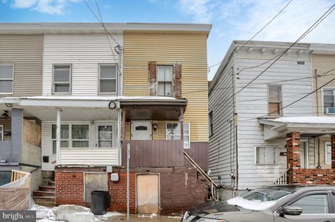 214 BOWE STREET TAMAQUA PA 18252