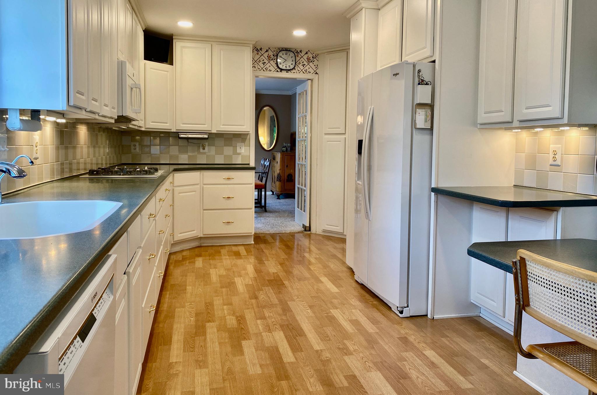 1601 MARY ELLEN COURT