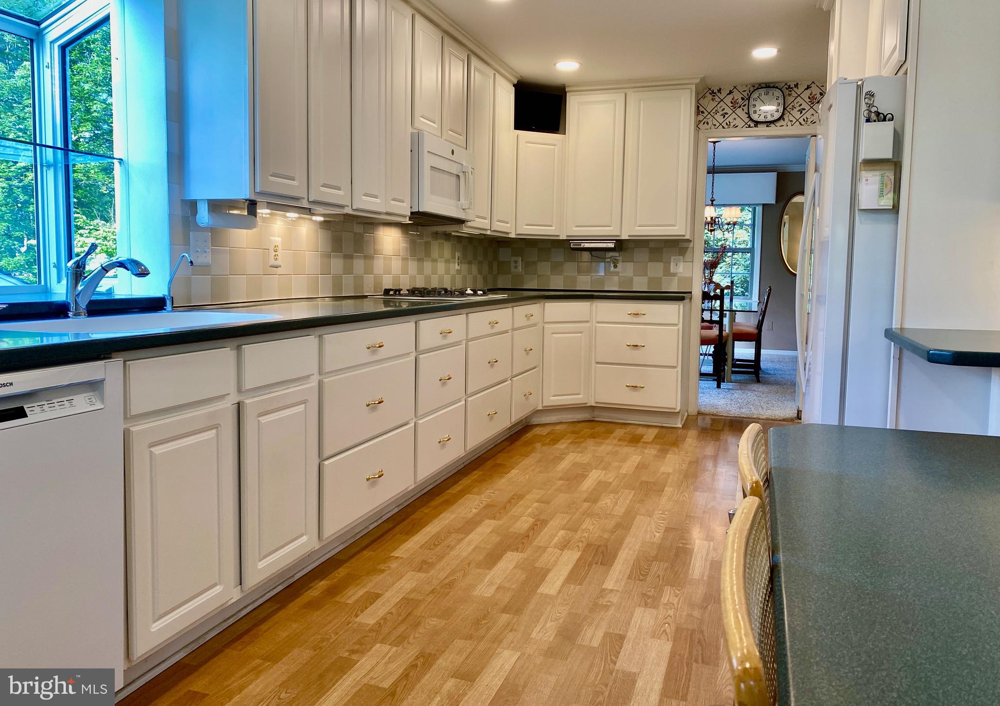 1601 MARY ELLEN COURT