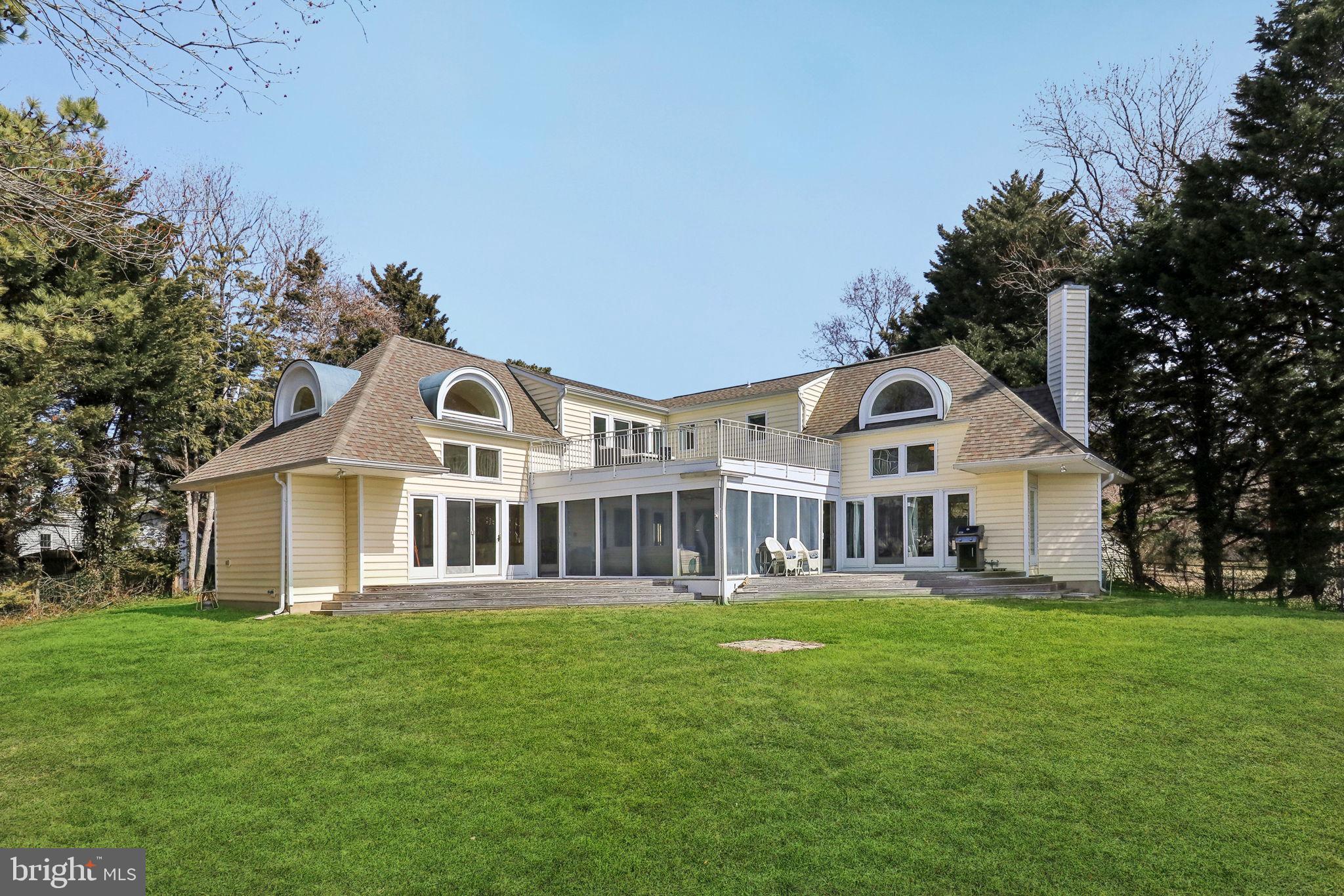 1601 CLIFF DRIVE