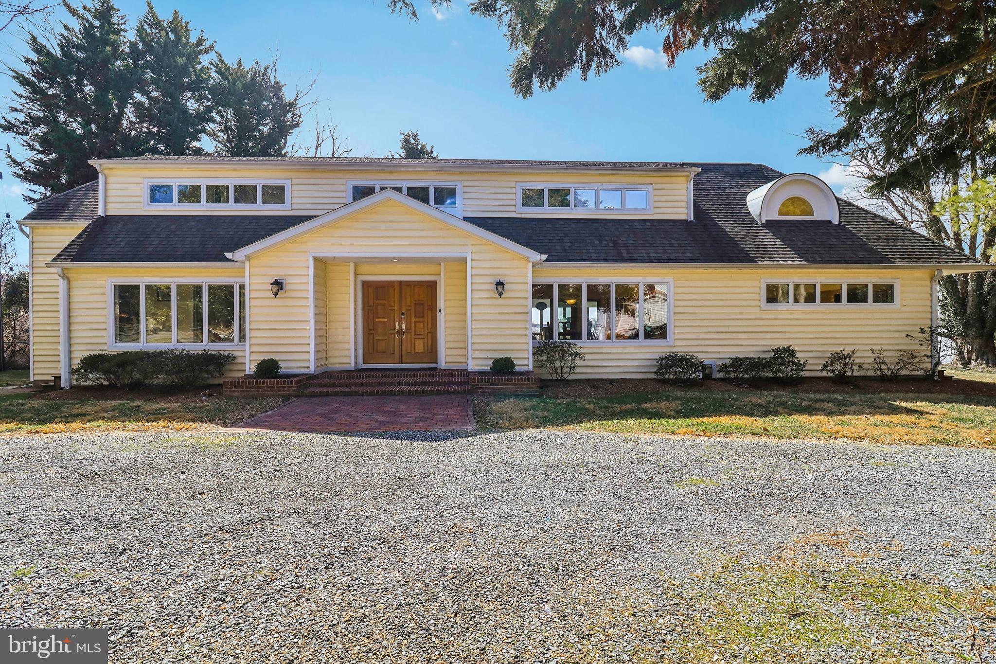 1601 CLIFF DRIVE