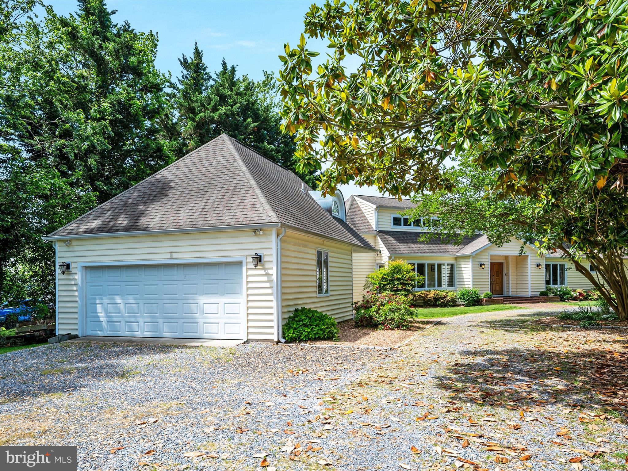 1601 CLIFF DRIVE