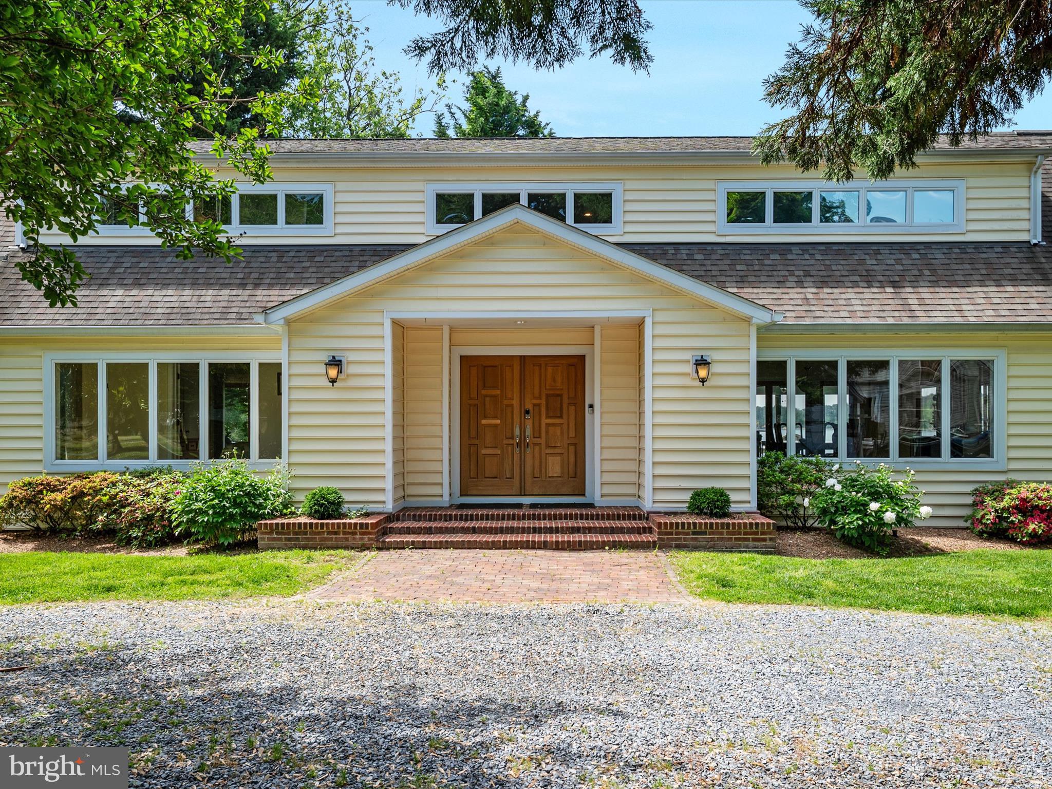 1601 CLIFF DRIVE