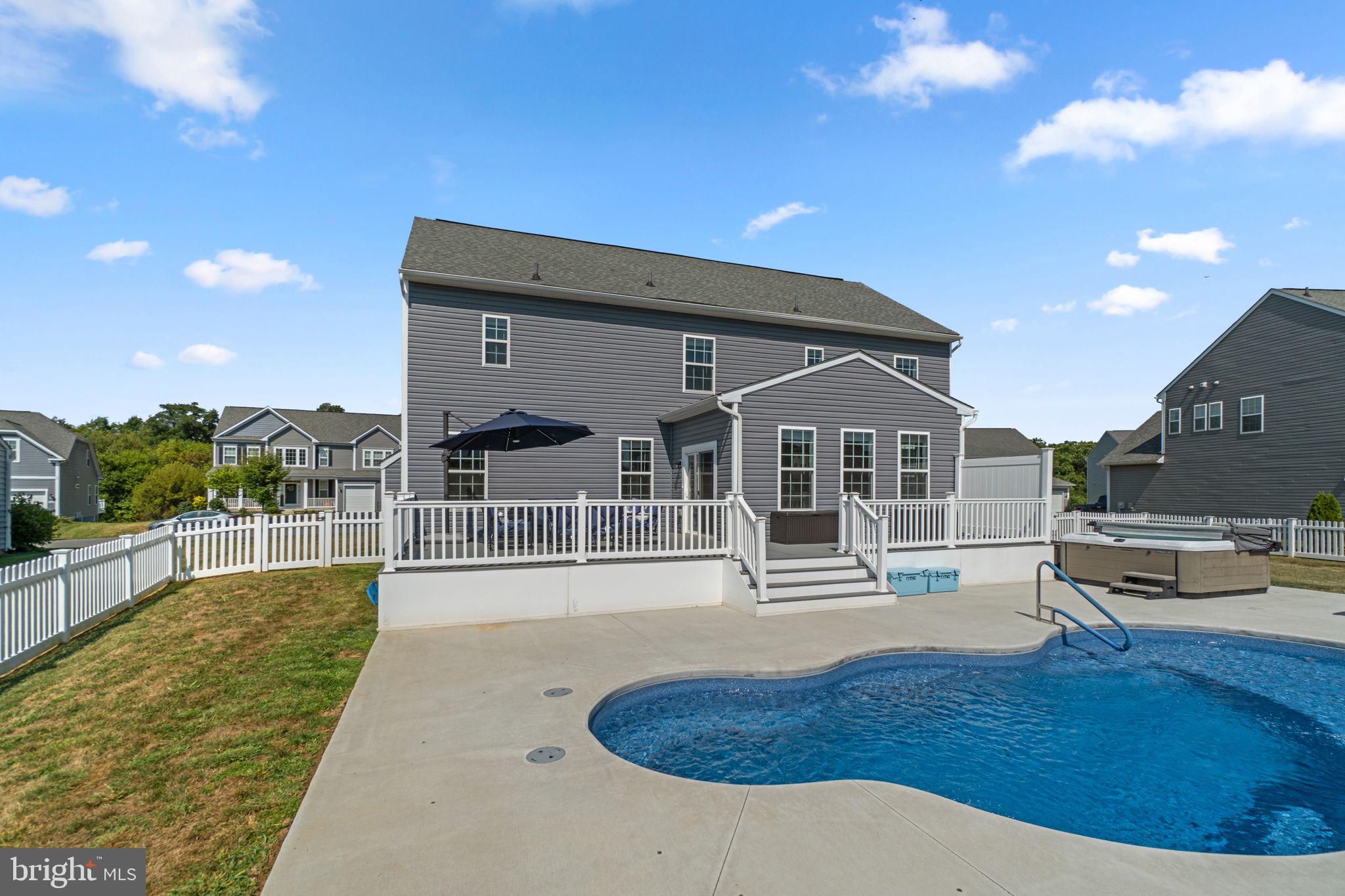 WESTFIELDS - Residential