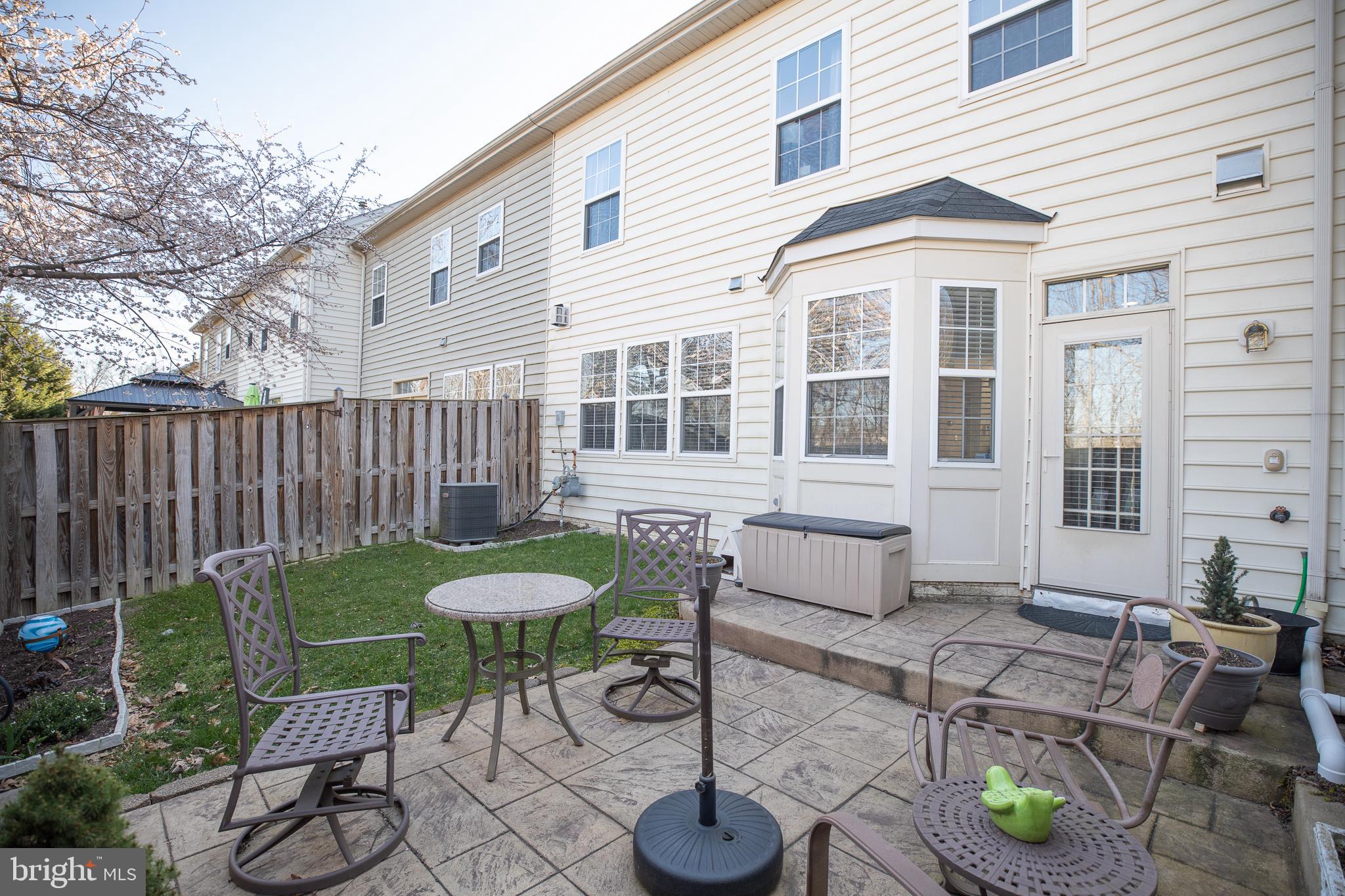 WAKELAND MANOR - Residential Lease