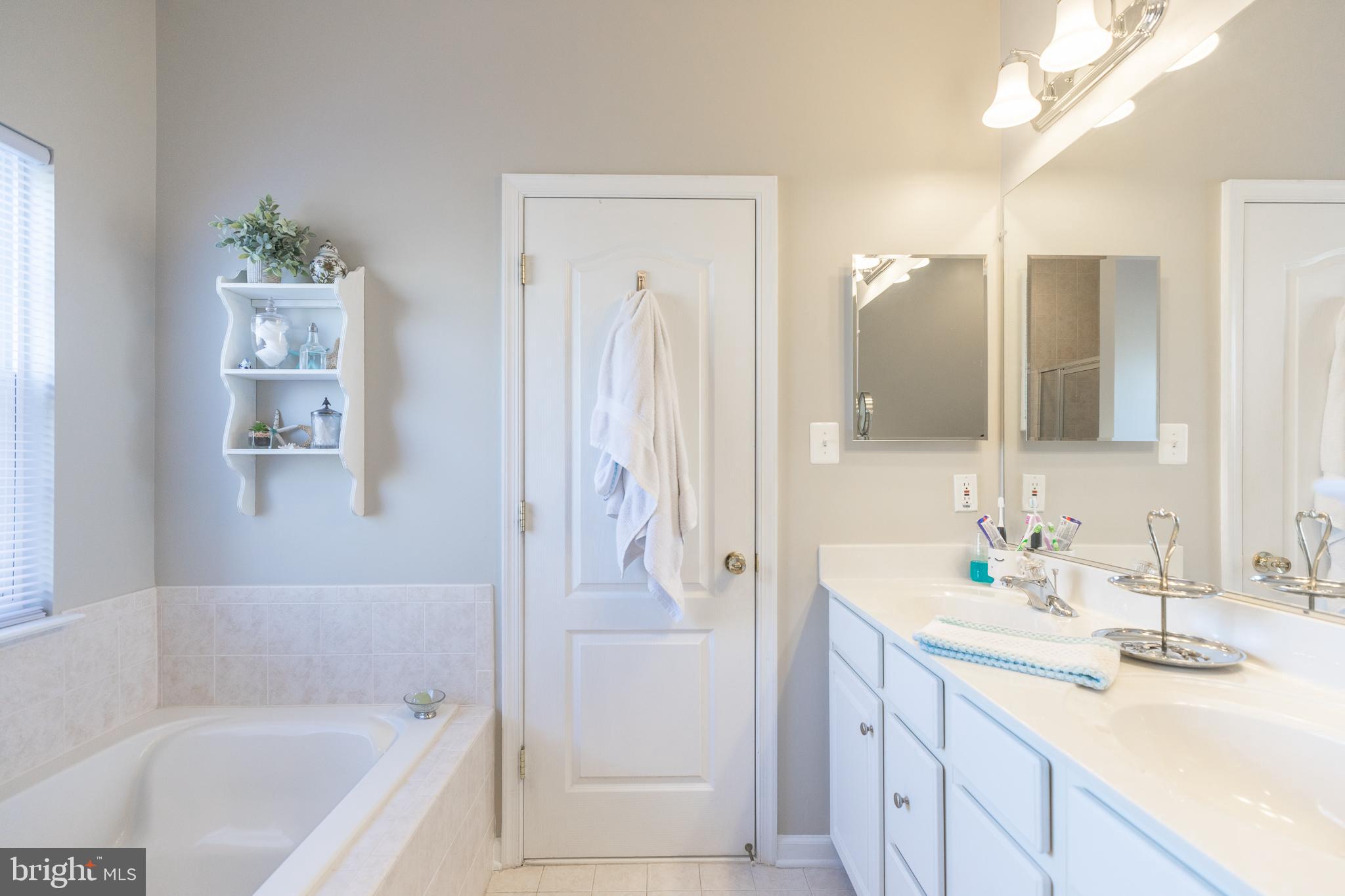 WAKELAND MANOR - Residential Lease