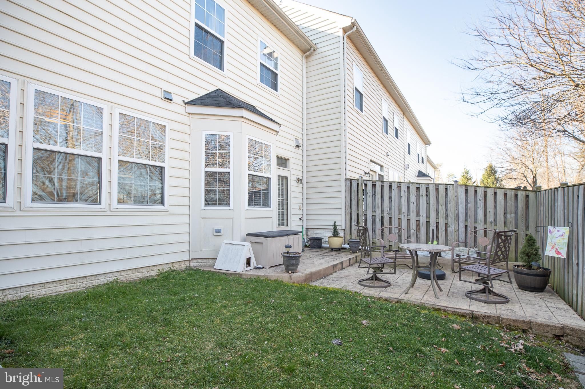 WAKELAND MANOR - Residential Lease