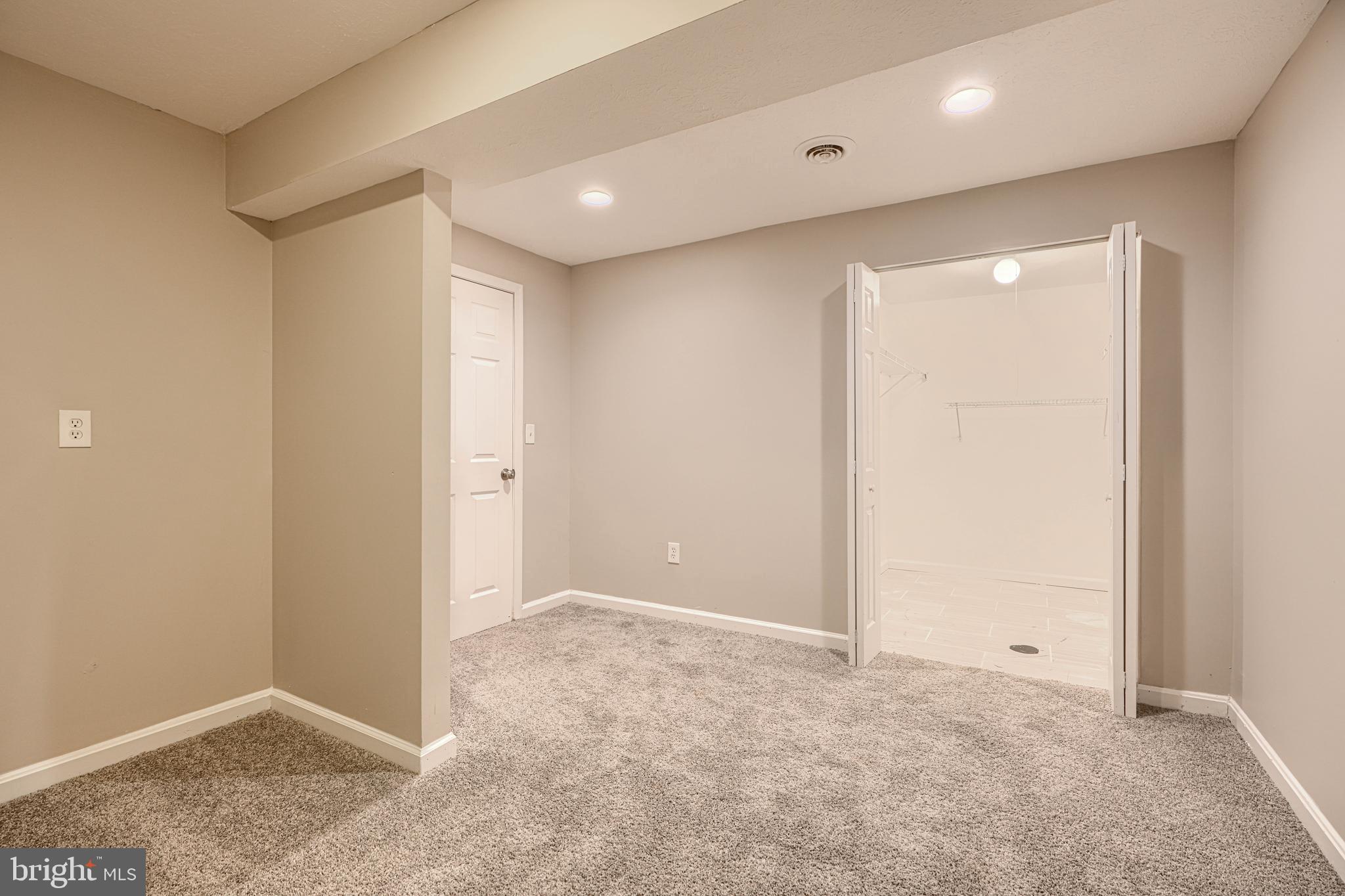 ABERDEEN HILLS - Residential